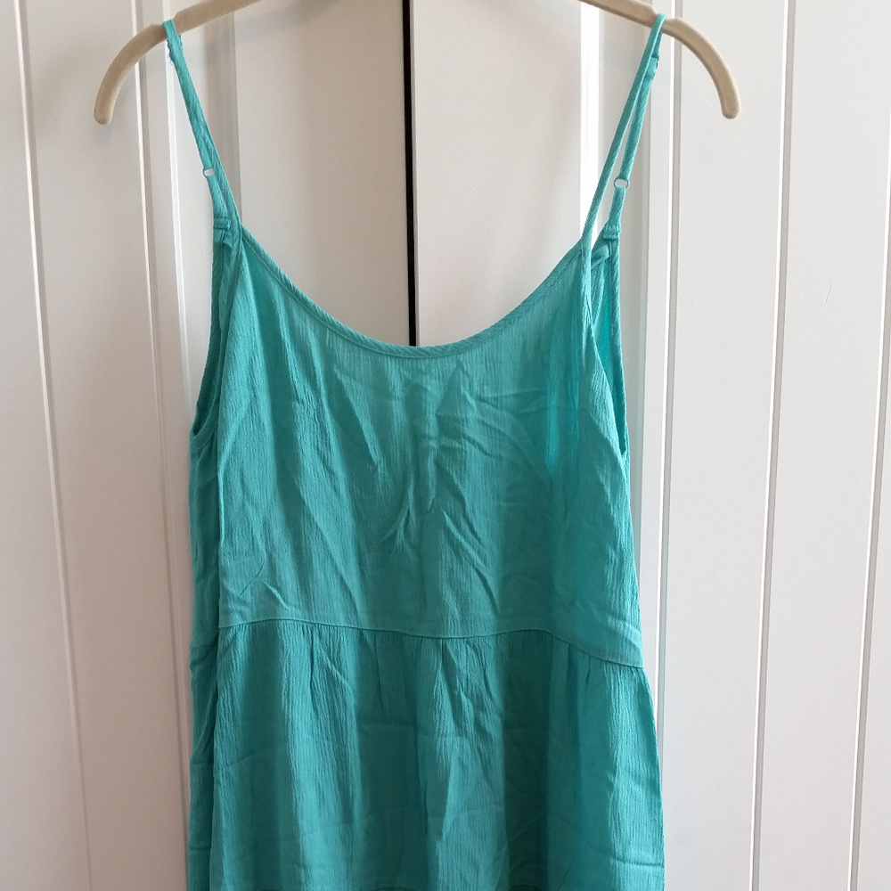 Lightweight lace trim tiered dress NWOT